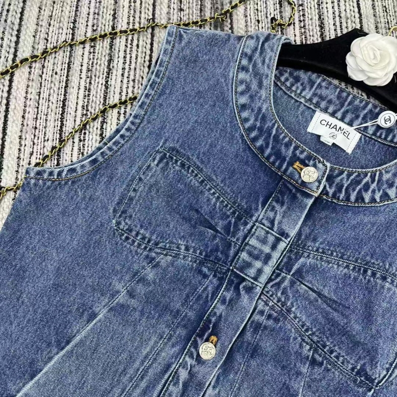 Ch**el jeans